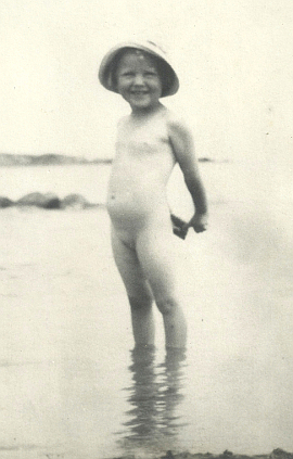 Elizabeth at Peitaiho, circa 1928