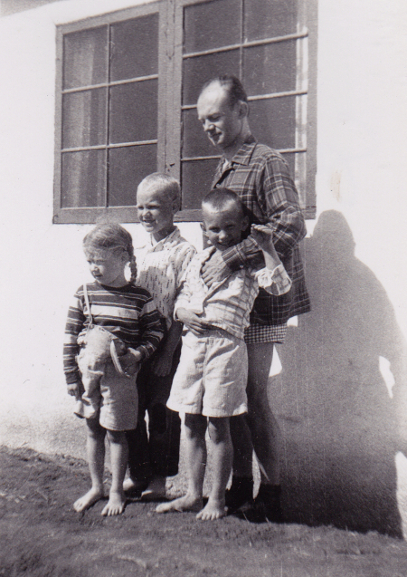 PAR, SRR, BAR, and JWR on west side of Cozy Cottage, circa 1955