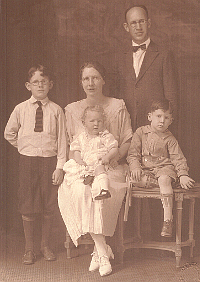 1925 Family-Of-Five Passport Photograph