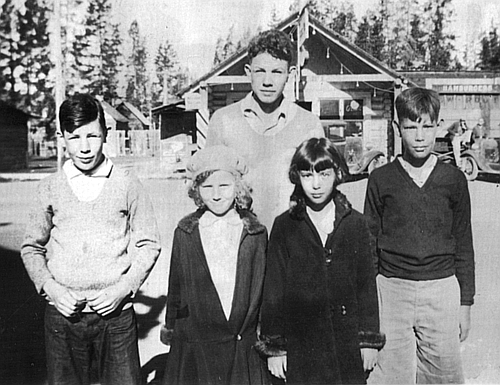 James, Elizabeth, and Harold Robinson, Betty Jeanne and Sidney Stambaugh visiting Yellowstone Natl Park, circa 1932